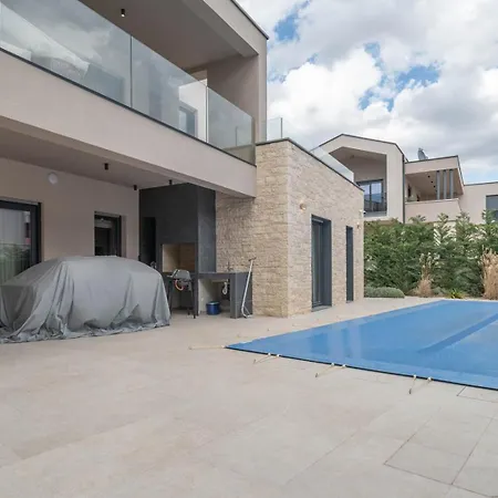 La Peansa Tar-Vabriga